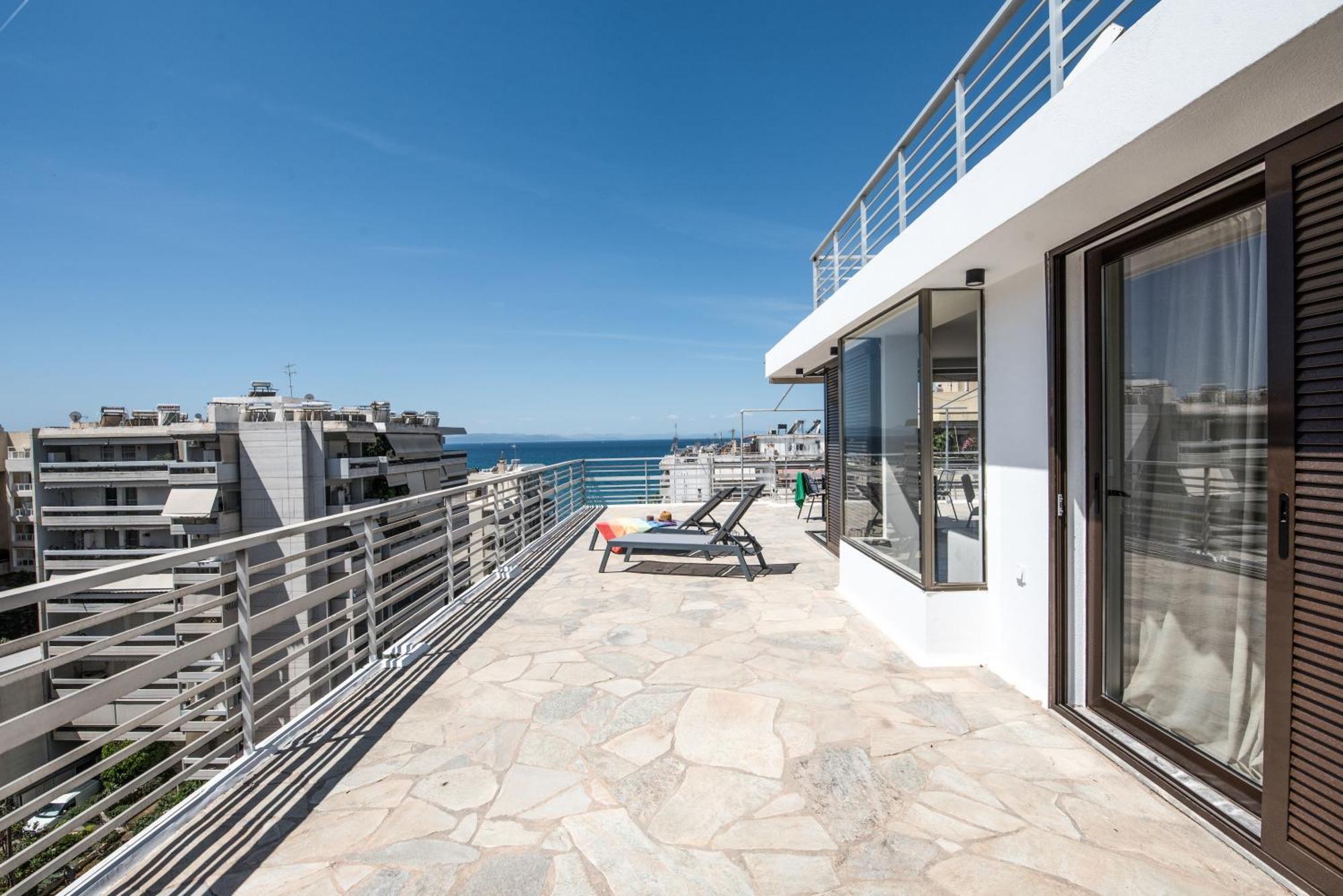 Apartment Wonder Over The Sea